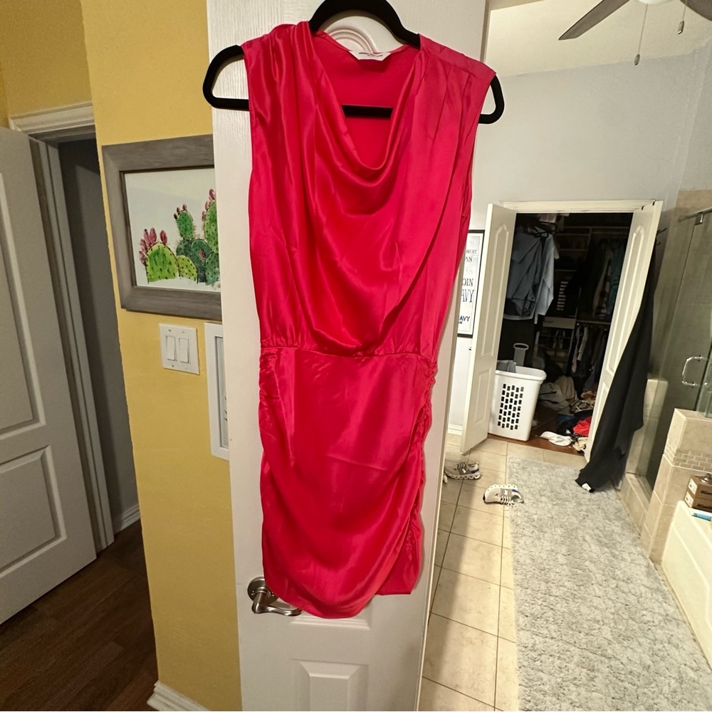 POSH STORE CLOSING
Amanda Uprichard Winslow Mini Dress in Vibrant Pink Begonia